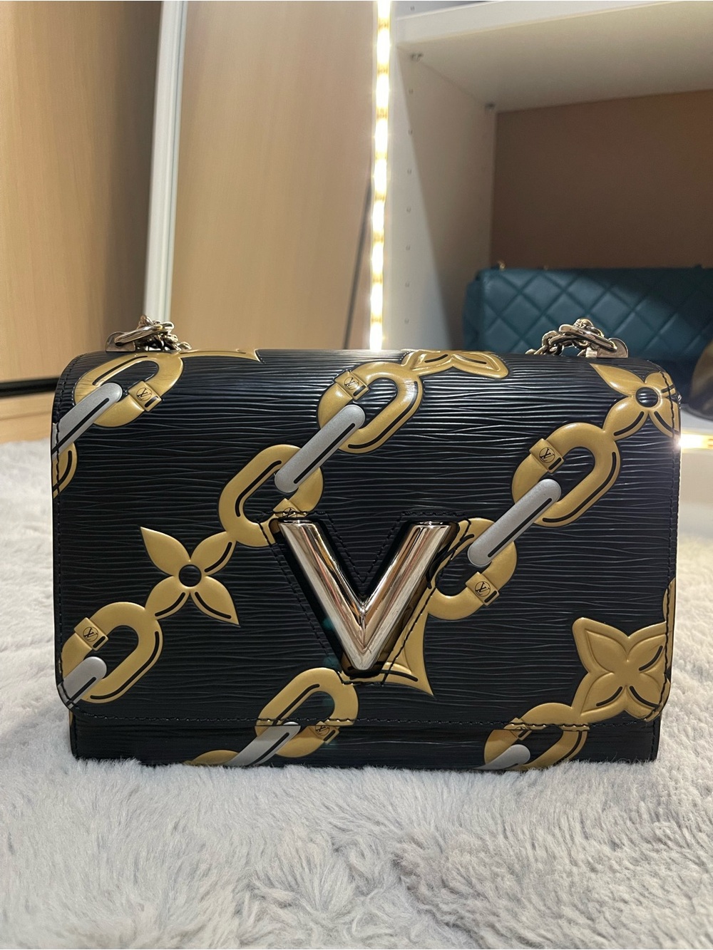 Louis Vuitton Twist Black and Gold (rare)